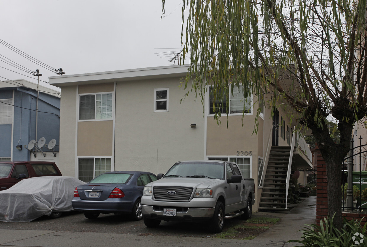 Primary Photo - 2205 7th Ave