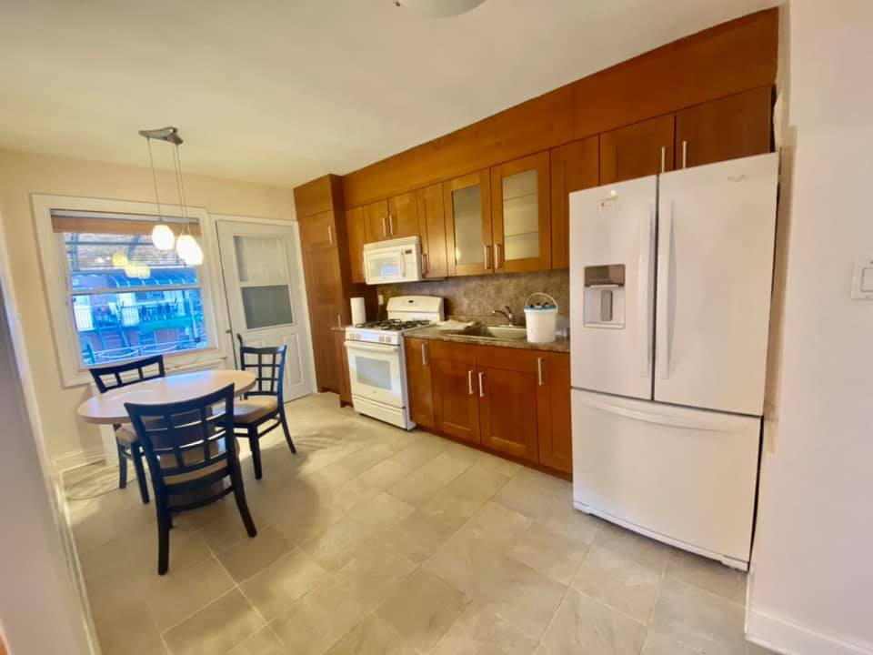 Primary Photo - 2662 Batchelder St