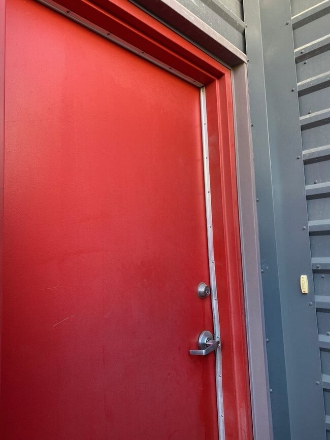 Foto del edificio - Aggieville Two Bedroom Apartment-Spacious