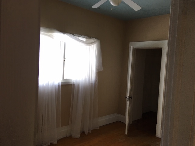 Building Photo - 214 4th Ave E #1