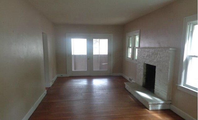 Building Photo - 502 N Mingo St