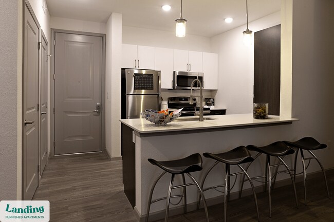 Foto del edificio - 1001 S Center St