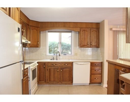 Building Photo - 13 Mansion Woods Dr