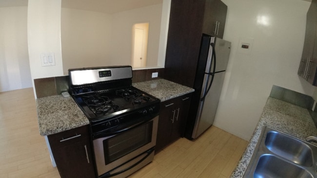 Photo - 924 Hancock Ave Apartment