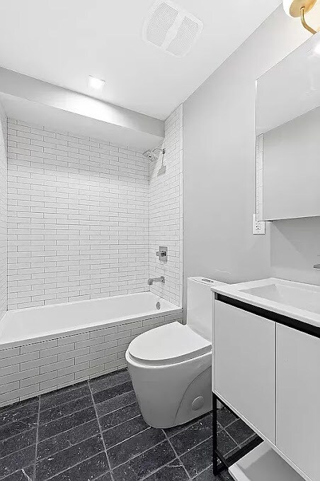 Building Photo - 930A Lafayette Ave
