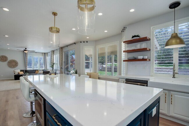 Building Photo - Gorgeous home within the prestigious priva...