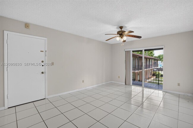 Foto del edificio - 10786 N Kendall Dr