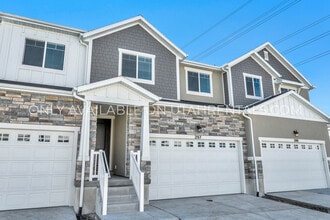 Building Photo - 297 W 490 N