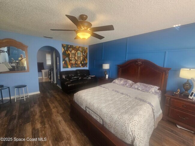 Foto del edificio - 2240 Spring Creek Cir
