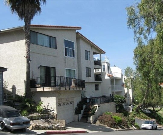 Building Photo - 1534 Buena Vista