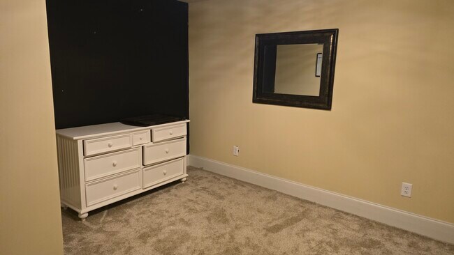 Segundo dormitorio (cont.) - 3130 Aldridge Ct.