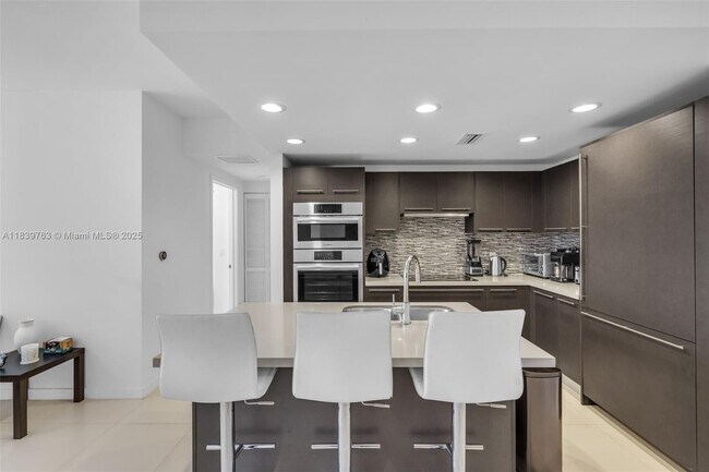 Foto del edificio - 7825 NW 107th Ave