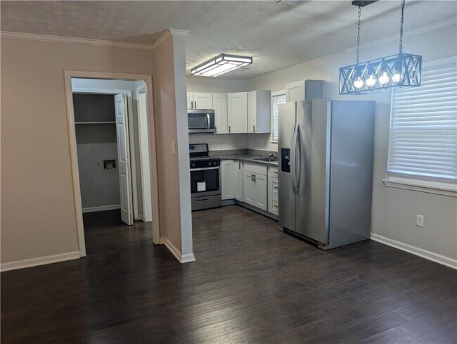 Building Photo - 155 Chesapeake Dr