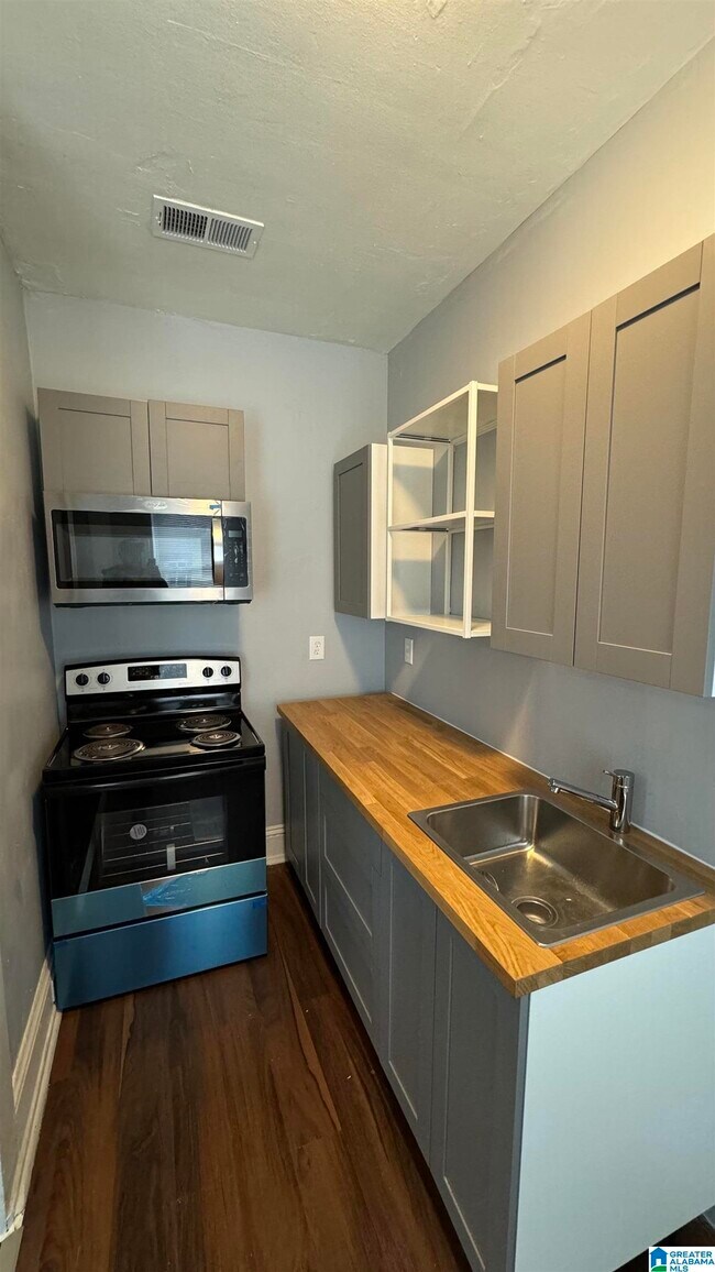 Foto del edificio - 1738 17th St N