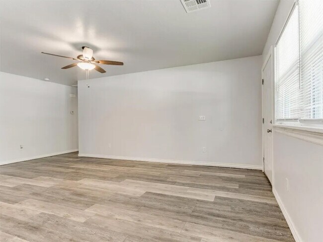 Foto del edificio - 1528 Avondale Dr