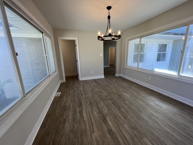 Dining Room - 1103 Ebinport Rd