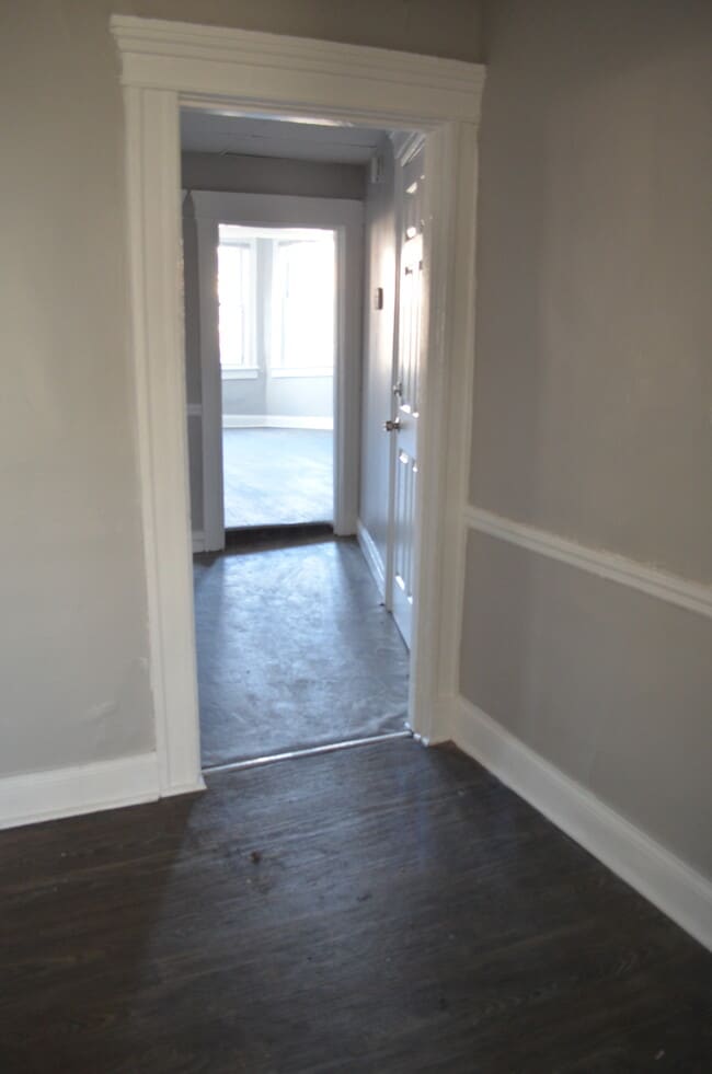 Building Photo - Brookfield Avenue #2