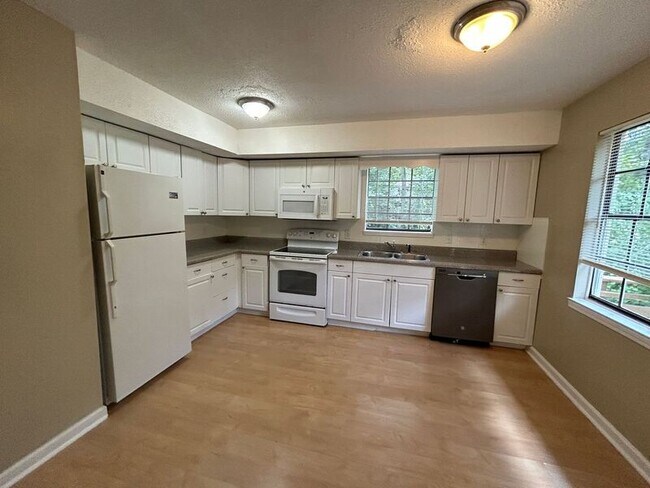 Building Photo - 1711 6th Pl Cir NW