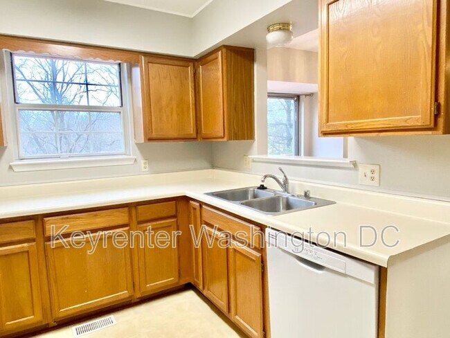 Foto del edificio - 18231 Fox Chase Cir