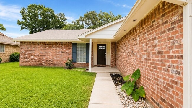 Foto del edificio - 22131 Pearl Lake Dr