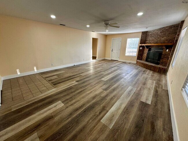 Foto del edificio - 605 E Alameda St