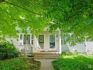 Building Photo - 523 Potter St