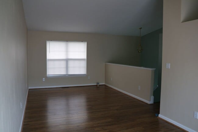 Building Photo - 37 Gala Dr