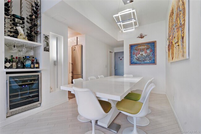 Foto del edificio - 310 E 46th St