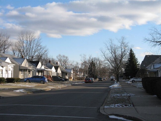 Building Photo - 6200 Greenview Ave