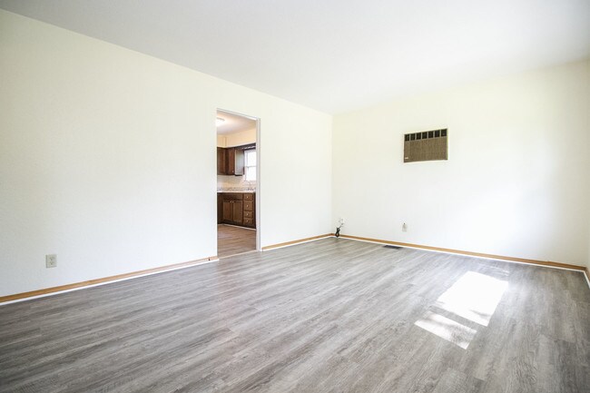Building Photo - 1709 Raynor Dr