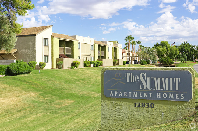 Foto del edificio - The Summit Apartments