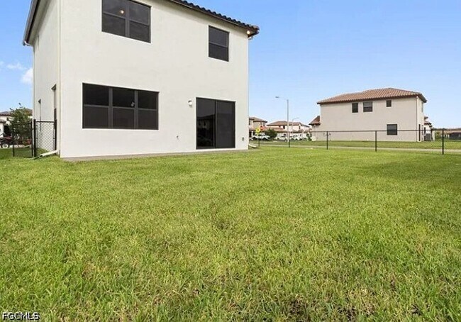Foto del edificio - 5626 Carrara Dr