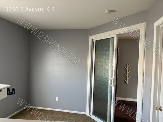 Building Photo - 1250 E Ave K 6