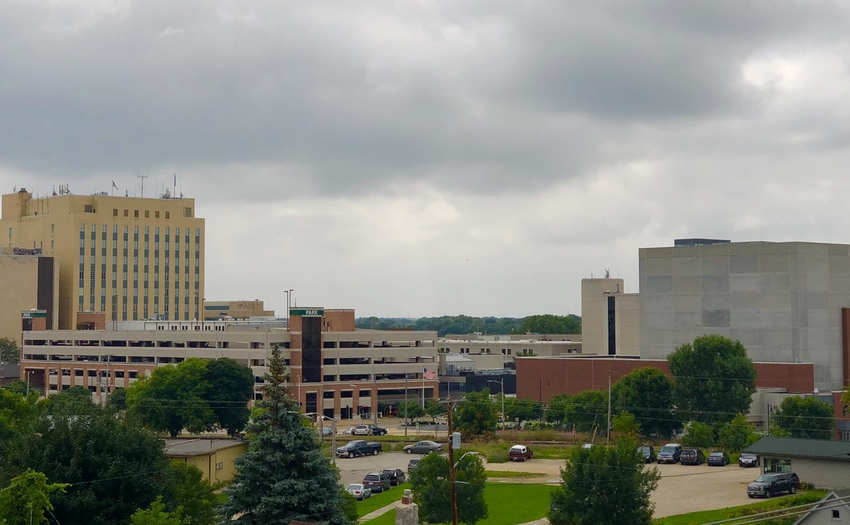 400 N Richmond St, Appleton, WI 54911 Condo for Rent in Appleton, WI