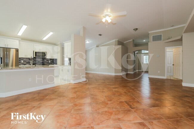 Building Photo - 30916 Burleigh Dr