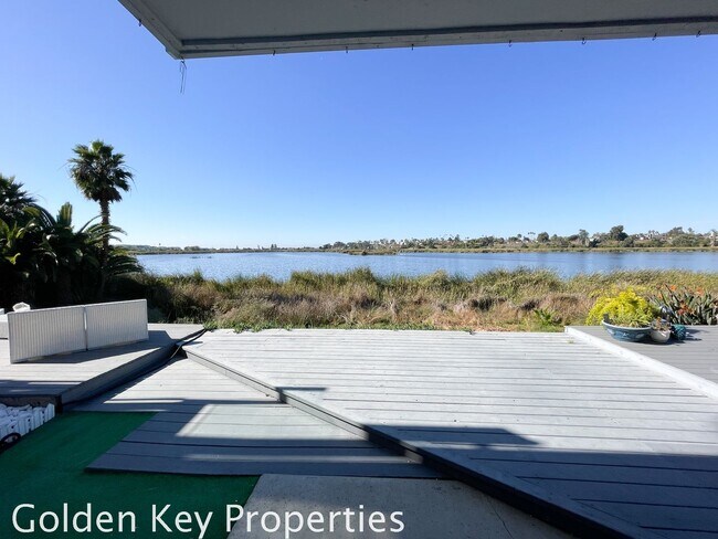 Foto del edificio - Beautiful waterfront condo on the Buena Vista Lagoon!