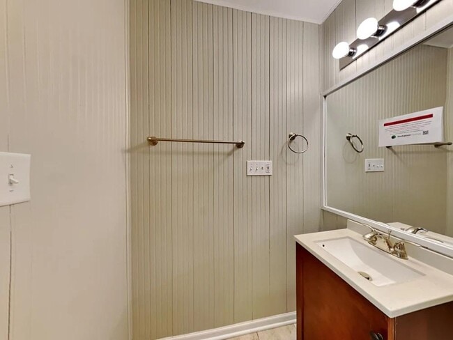 Foto del edificio - 103 S Cedarcrest Dr