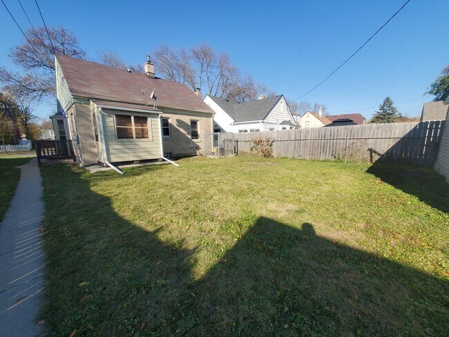 Foto del edificio - 3 Bedroom Single Family