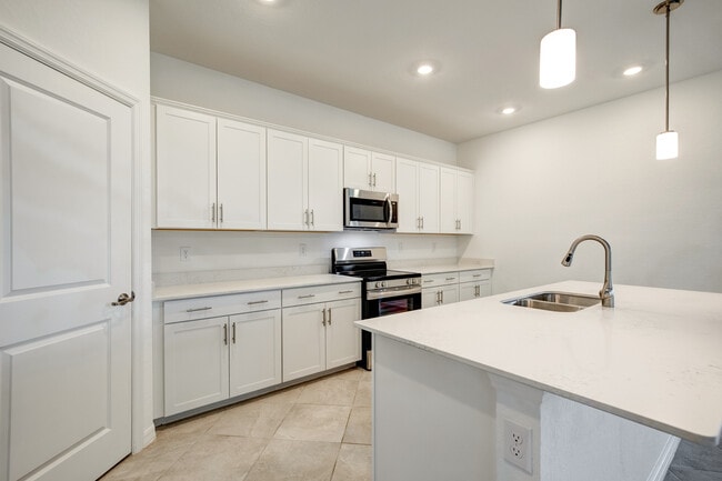 Building Photo - 19065 Cabernet Ct