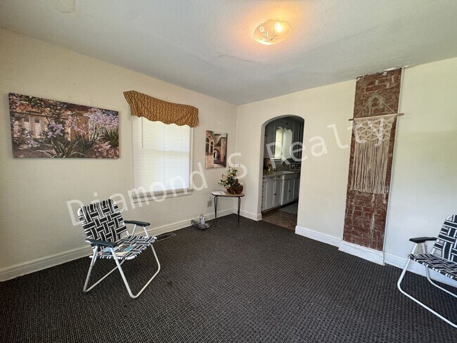Foto del edificio - Cute and Clean 2 Bedroom Home Available Now!