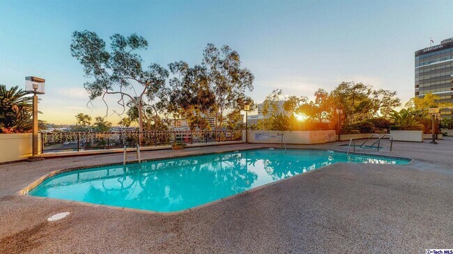 Piscina - 222 Monterey Rd