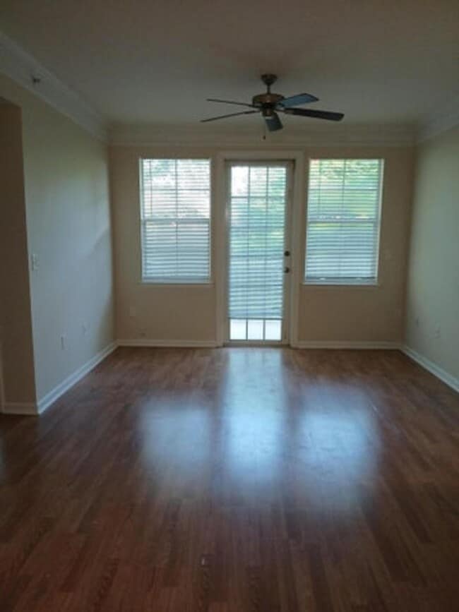 Foto del edificio - 9857 Baywinds Blvd