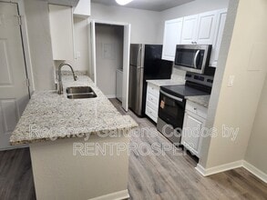 Building Photo - 5530 Chrishire Way