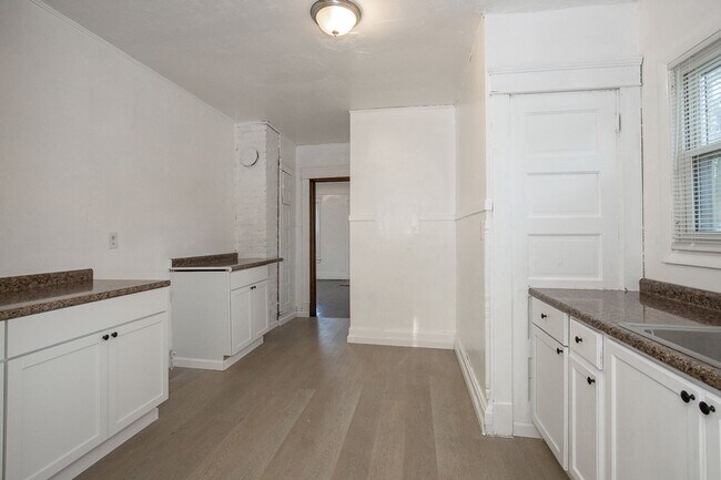 Foto del edificio - 1025 W 23rd St