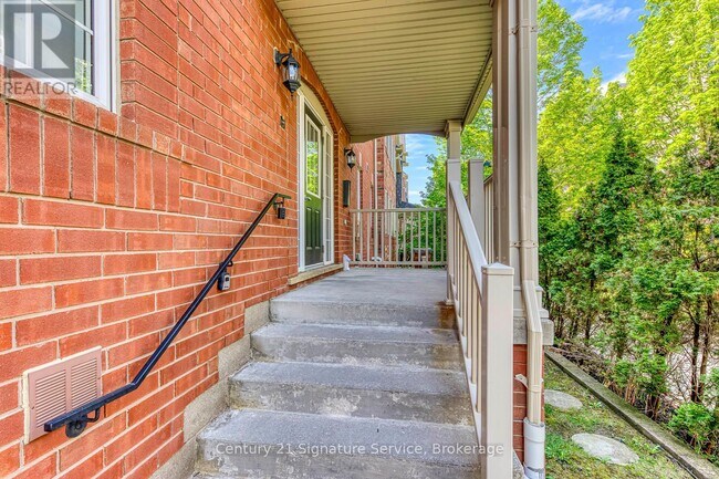 Building Photo - 740-740 Neighbourhood Cir