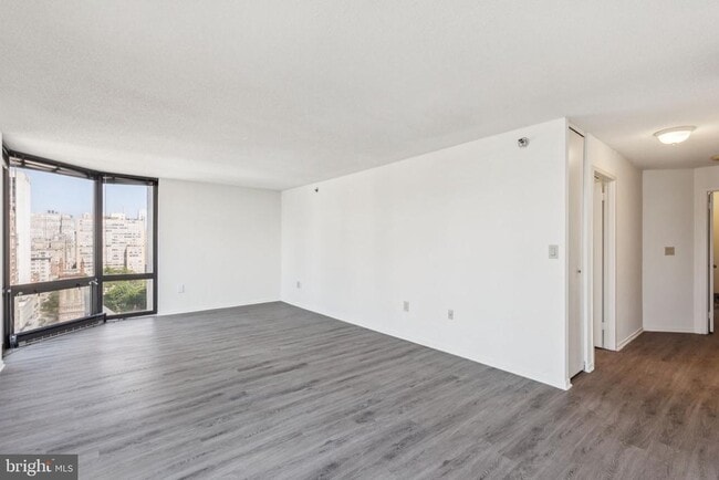 Building Photo - 2020 Walnut St
