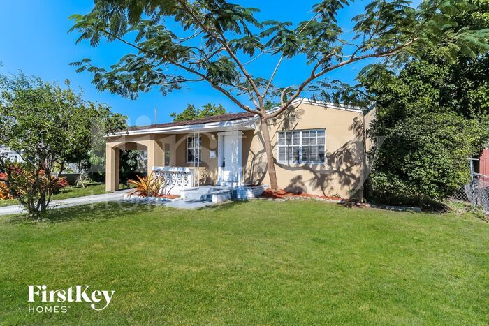 Foto principal - 2621 Fletcher Ct