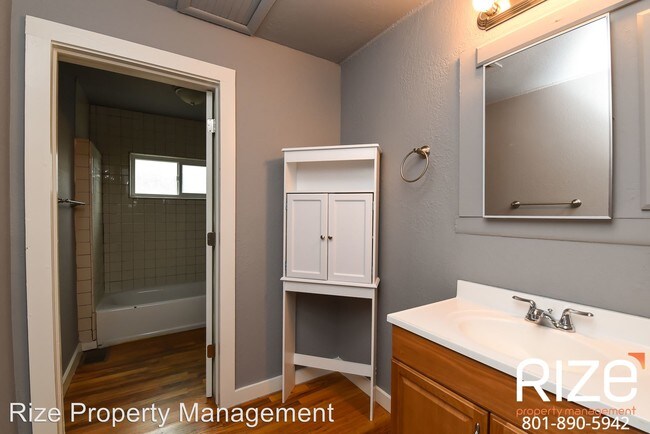 Building Photo - 4 br, 1 bath House - 2765 Gramercy Ave