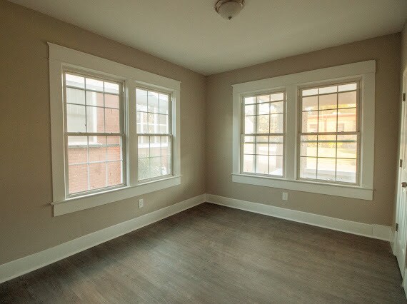 Foto del edificio - 820 McMillon Ave