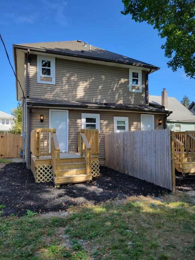 Foto del edificio - COMING SOON In February  -   Modern, Chic and brand new 2 bedroom with an office.  Discover This ...